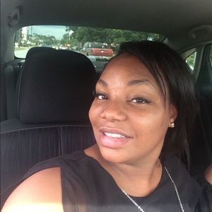 Meet your Posher, Valentina